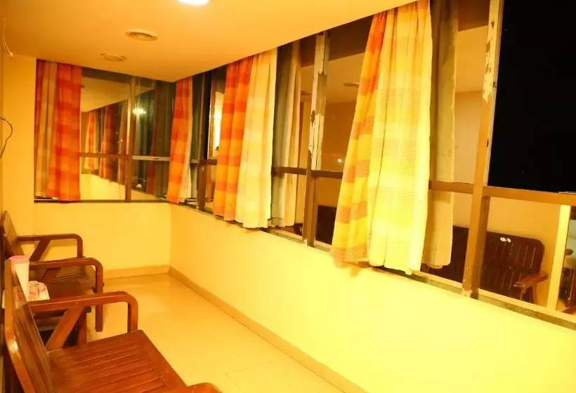 هتل Akanksha Inn