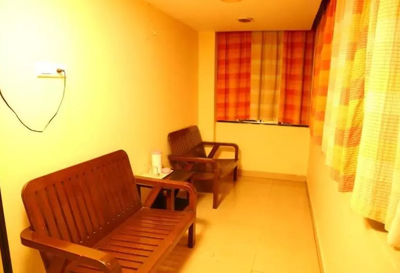 هتل Akanksha Inn