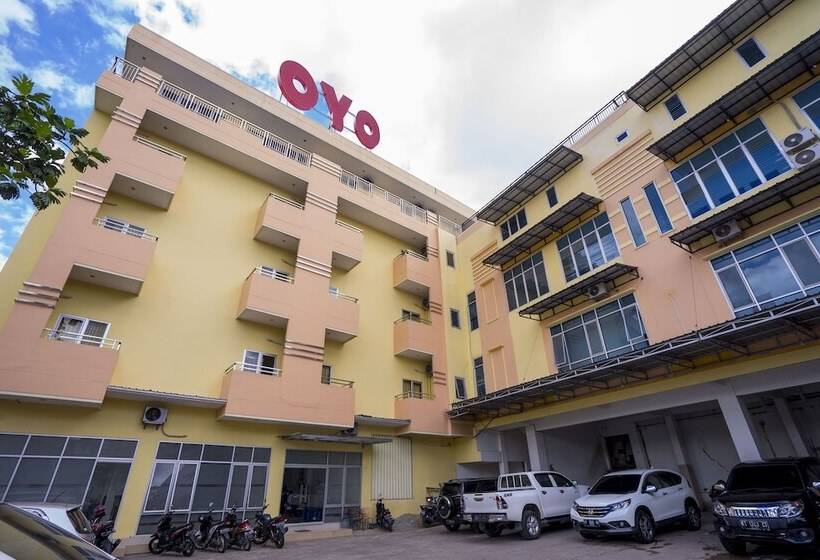 فندق Oyo 2695 D Es Guest House