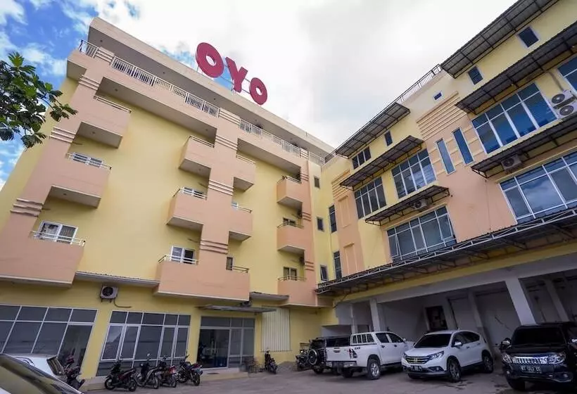 ホテル Oyo 2695 D Es Guest House