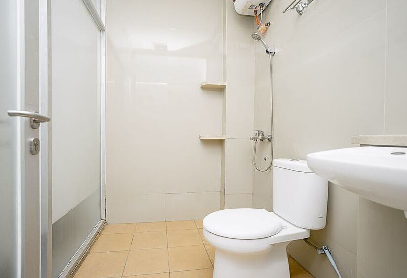 فندق Oyo 2695 D Es Guest House