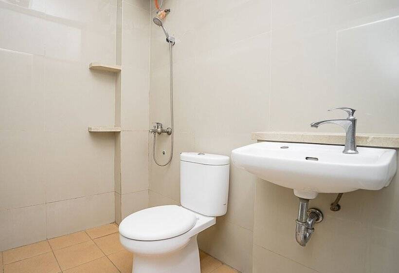 فندق Oyo 2695 D Es Guest House