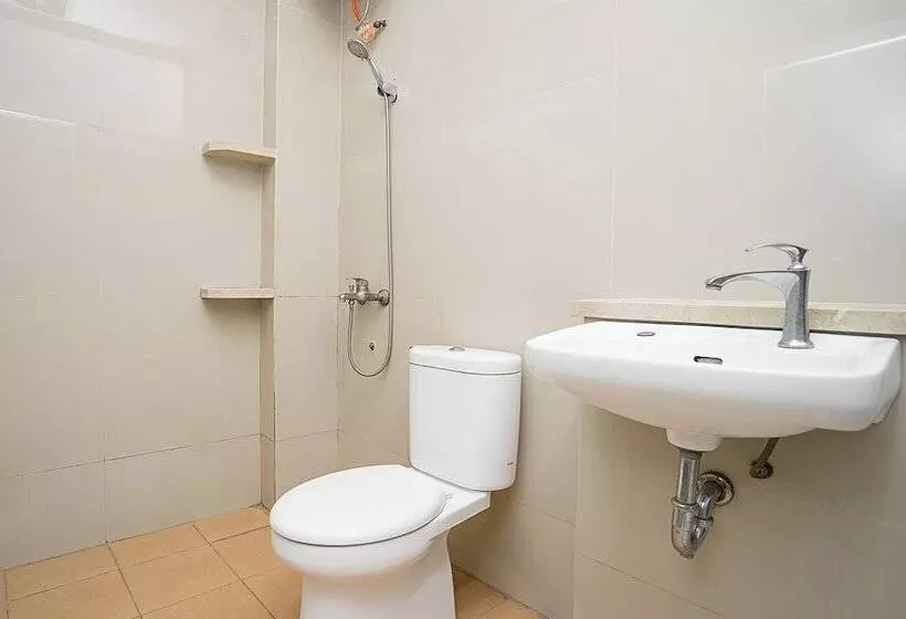 ホテル Oyo 2695 D Es Guest House
