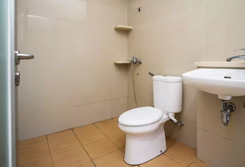 ホテル Oyo 2695 D Es Guest House