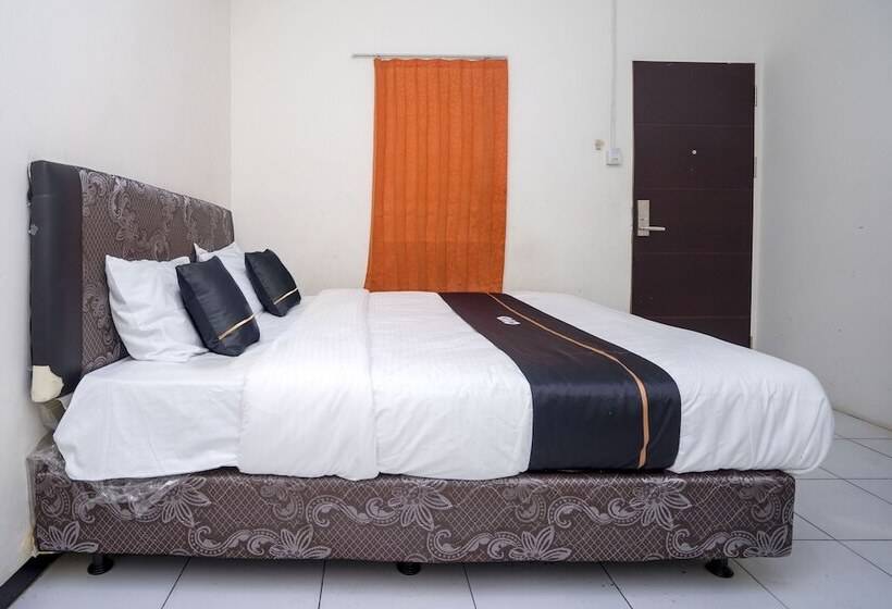 فندق Oyo 2695 D Es Guest House