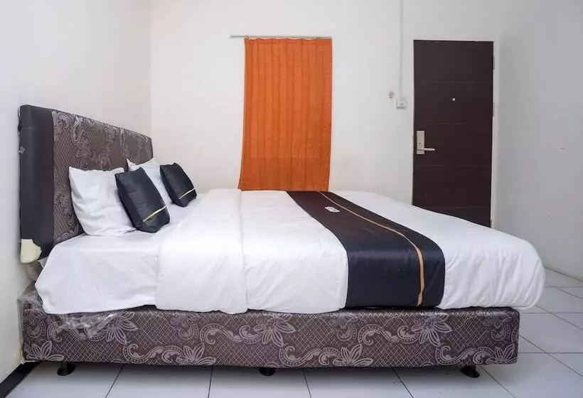 ホテル Oyo 2695 D Es Guest House