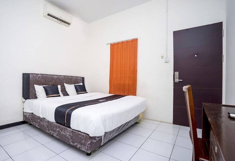 فندق Oyo 2695 D Es Guest House