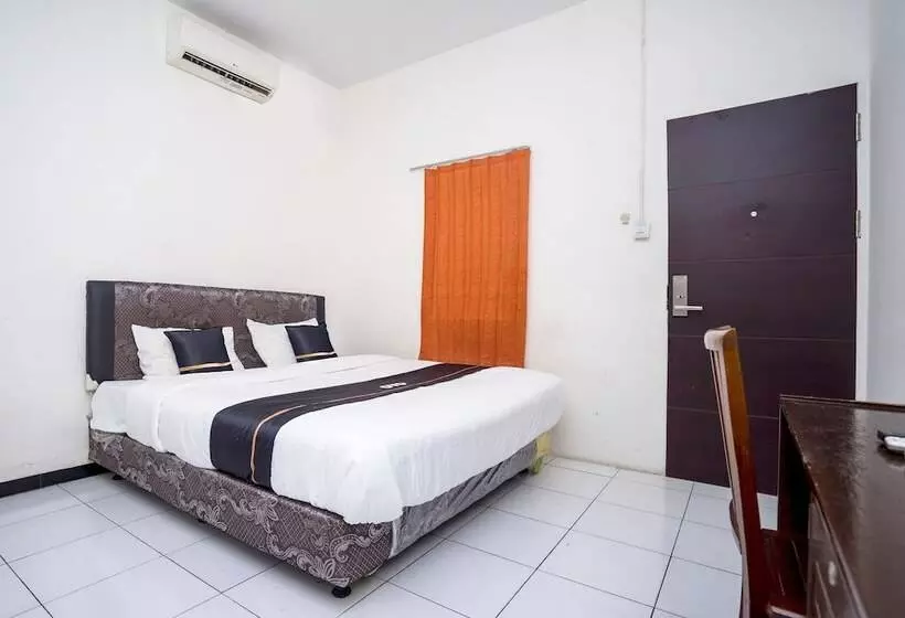 ホテル Oyo 2695 D Es Guest House