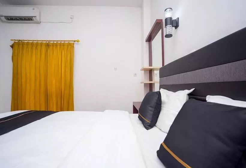 ホテル Oyo 2695 D Es Guest House