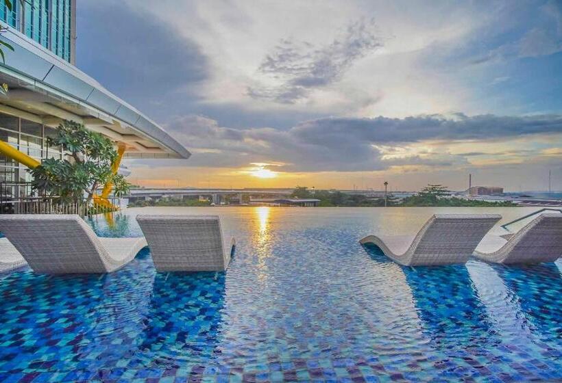 Nuanza Hotel & Convention Cikarang