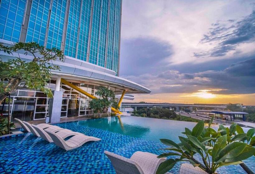 Nuanza Hotel & Convention Cikarang