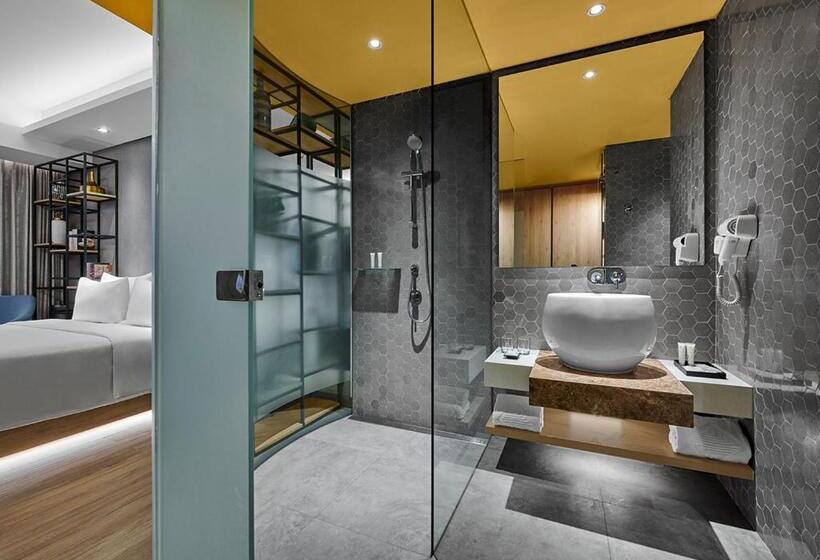 Nuanza Hotel & Convention Cikarang