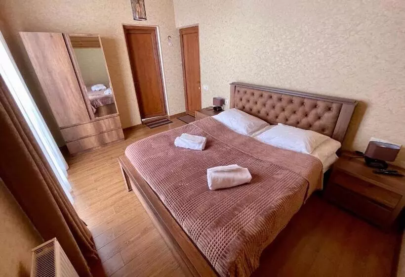 Majatalo Gudauri Hillsite