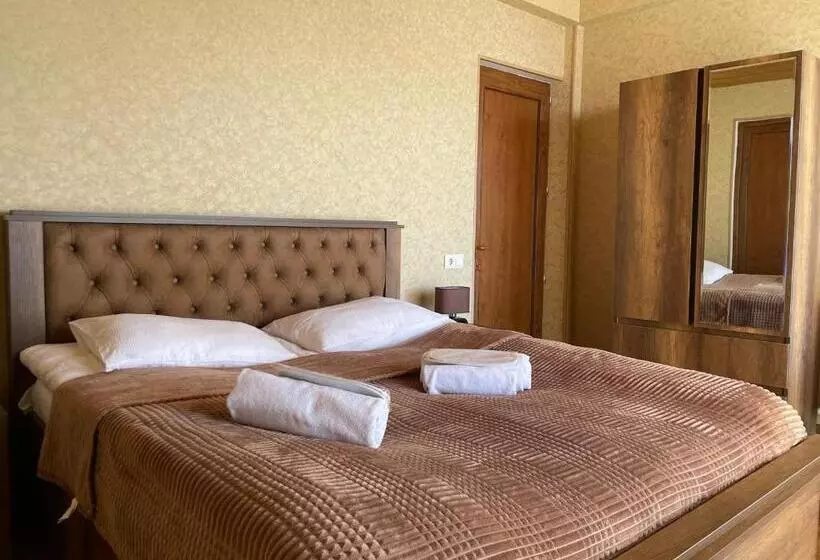 Majatalo Gudauri Hillsite