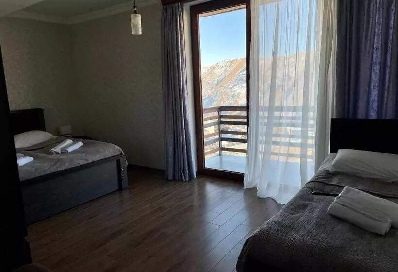 Majatalo Gudauri Hillsite