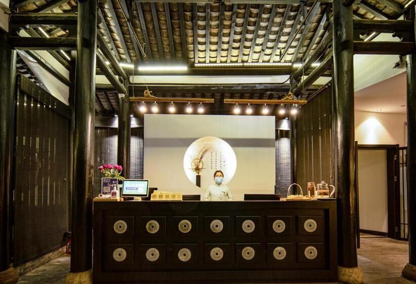 Xijian Hotel   Kunming Dongfeng East Road Dashuying Metro Station