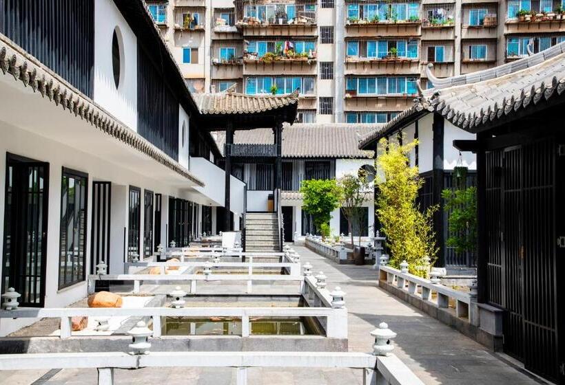 Xijian Hotel   Kunming Dongfeng East Road Dashuying Metro Station