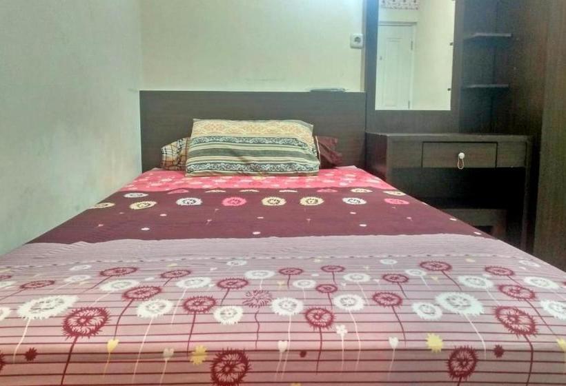 Hotel Oyo 2812 Hommy Boarding House