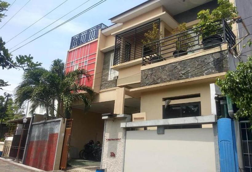 Hotel Oyo 2812 Hommy Boarding House