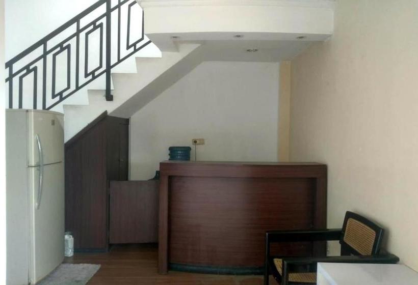 Hotel Oyo 2812 Hommy Boarding House