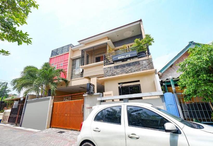 Hotel Oyo 2812 Hommy Boarding House