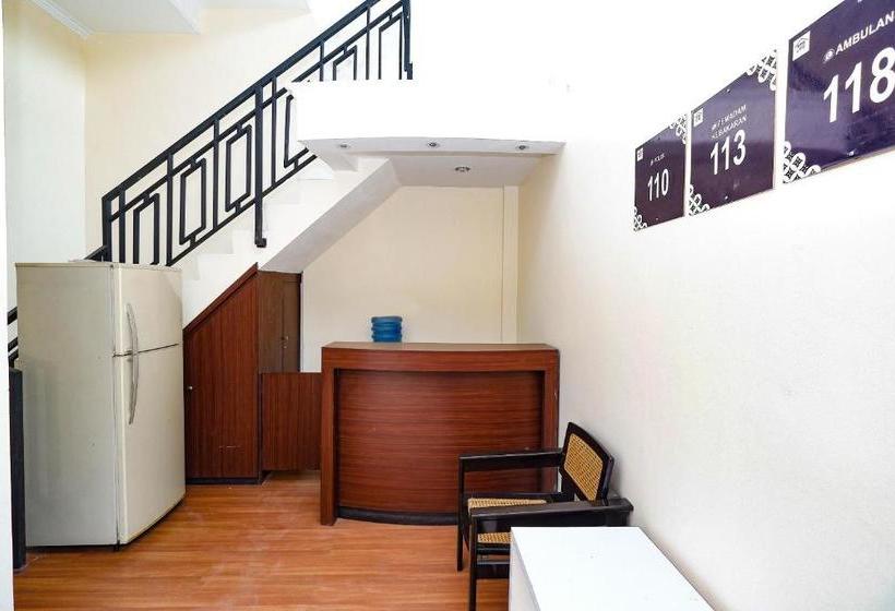 Hotel Oyo 2812 Hommy Boarding House