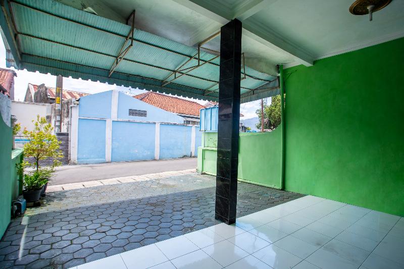 Spot On 2871 Hotel Budi