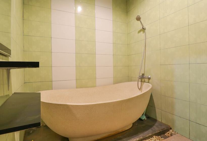 Hotel Oyo 2679 Exis Tropical And Spa