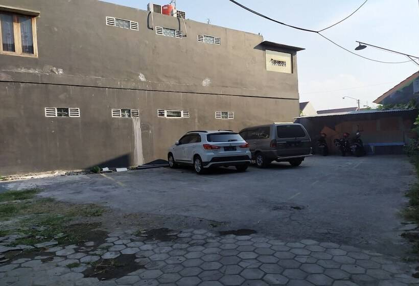 فندق Yulia Guesthouse