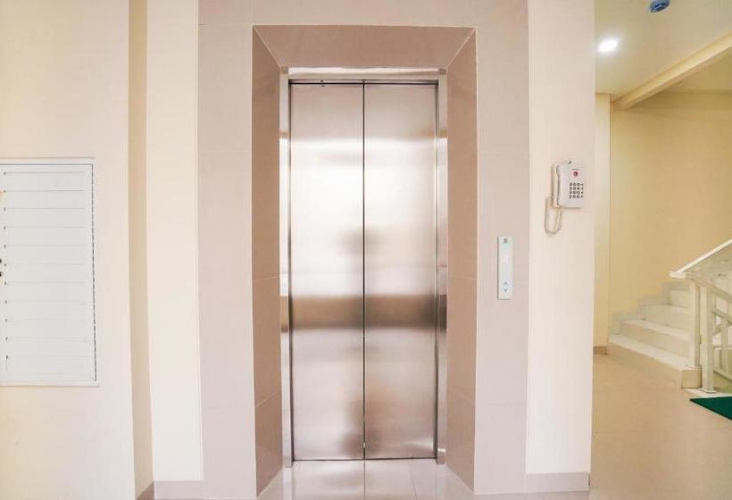 Hotel Oyo 1428 Miko Capsule