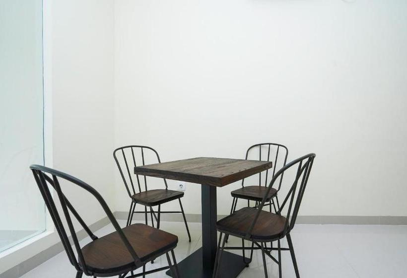 Hotel Oyo 1428 Miko Capsule