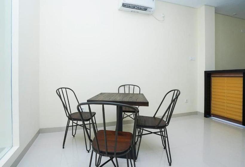 Hotel Oyo 1428 Miko Capsule