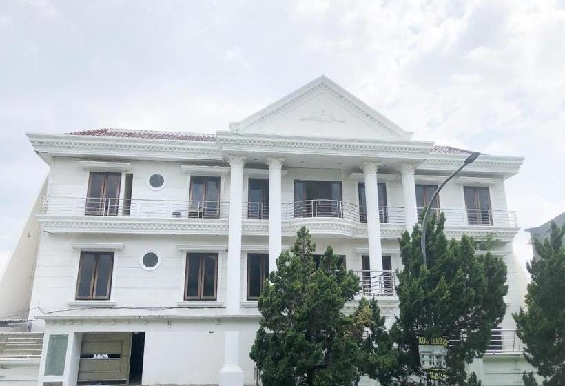 Szálloda Spot On 2698 Blessing