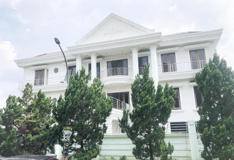 Szálloda Spot On 2698 Blessing