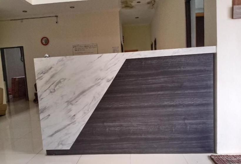 Szálloda Spot On 2698 Blessing