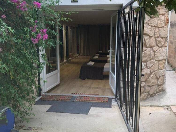 تختخواب و صبحانه Villa Présence L Oasis Chambres D Hotes