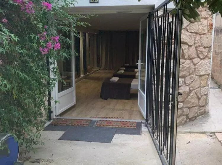 تختخواب و صبحانه Villa Présence L Oasis Chambres D Hotes