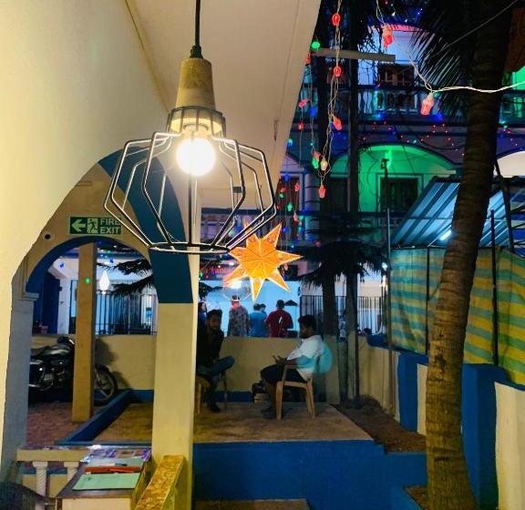 בית מלון כפרי Baga Beach Lagoon