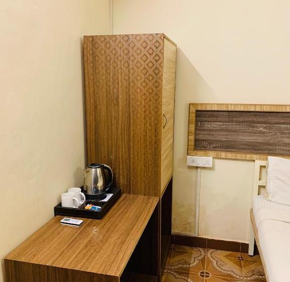 בית מלון כפרי Baga Beach Lagoon