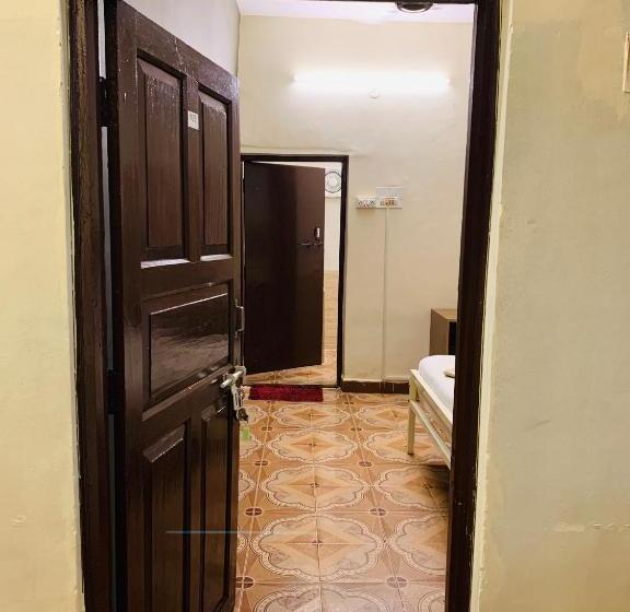 בית מלון כפרי Baga Beach Lagoon