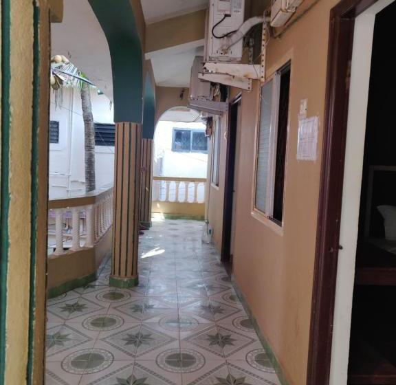 בית מלון כפרי Baga Beach Lagoon