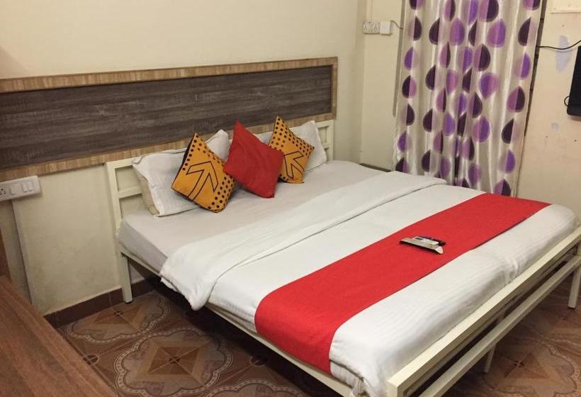 בית מלון כפרי Baga Beach Lagoon