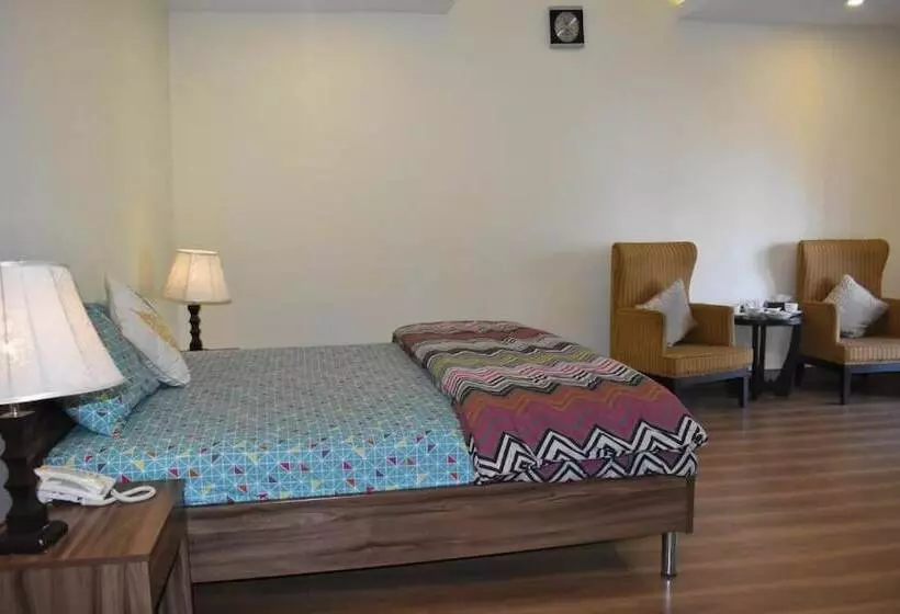 هتل Mehran Lodges