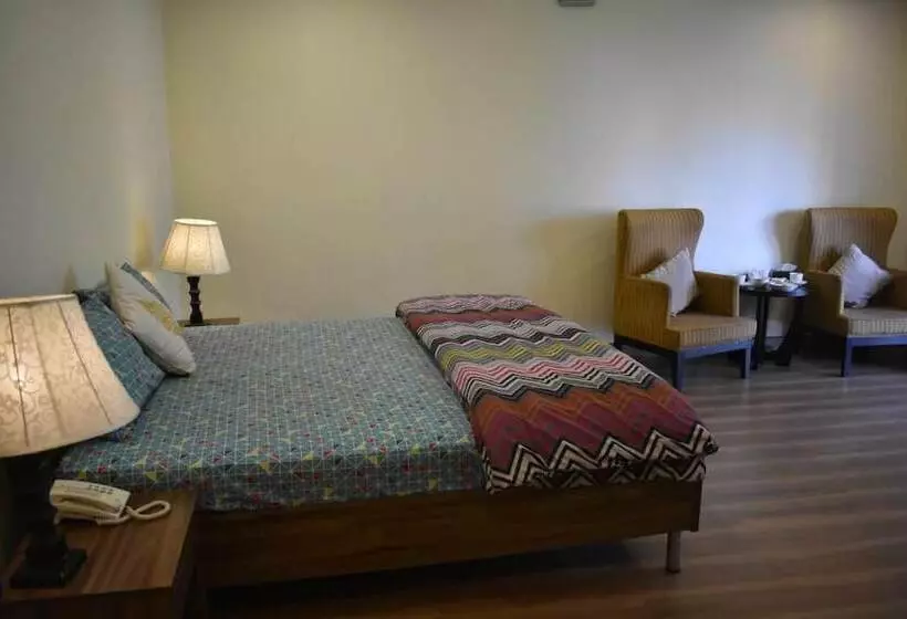هتل Mehran Lodges