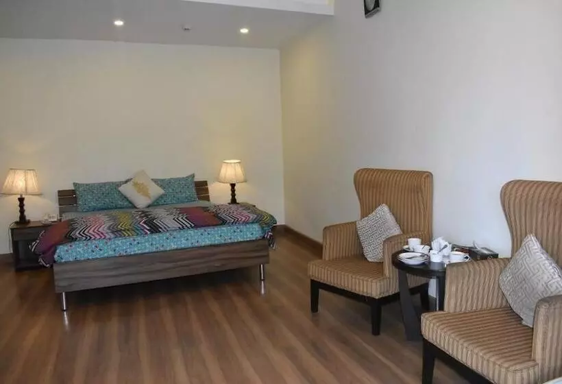 هتل Mehran Lodges