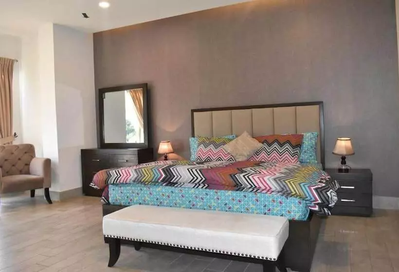 هتل Mehran Lodges