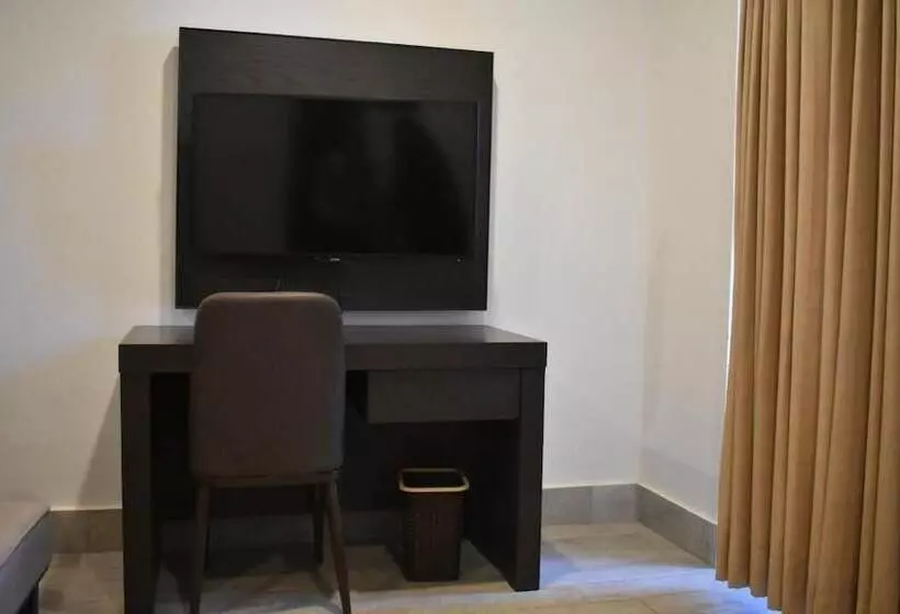 هتل Mehran Lodges