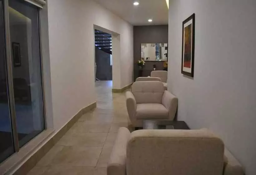 هتل Mehran Lodges