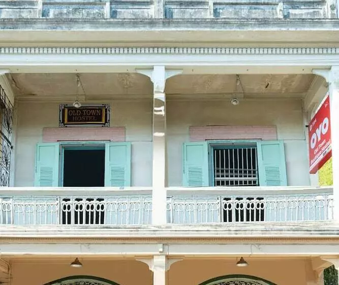 هتل Oyo Old Town Boutique Hostel