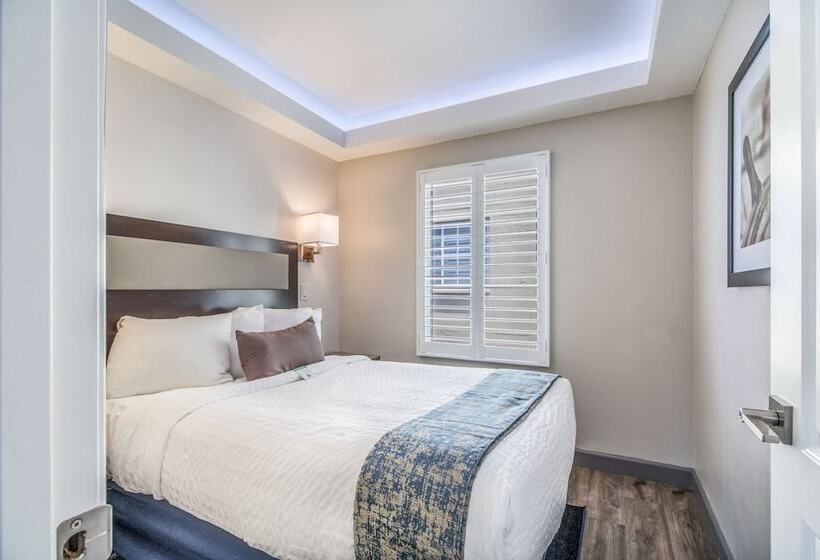 ホテル Inn At 50 Long Beach Convention Center